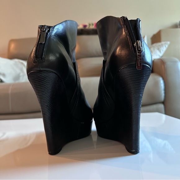 Guess by Marciano Bootie - Picture 5 of 11